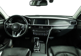 Подержанный автомобиль Kia Optima Sedan 2018 года (13 фото)