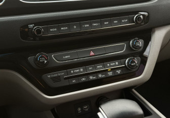 Подержанный автомобиль Kia Carnival 2020 года (19 фото)