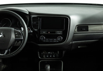 Подержанный автомобиль Mitsubishi Outlander 2020 года (14 фото)