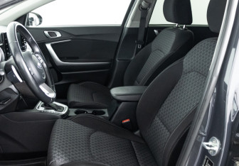 Подержанный автомобиль Kia Ceed Wagon 2021 года (16 фото)