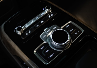 Подержанный автомобиль Genesis G90 2020 года (37 фото)