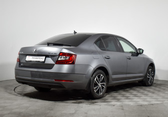 Подержанный автомобиль Skoda Octavia Liftback 2019 года (5 фото)