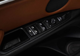 Подержанный автомобиль BMW X6 2016 года (24 фото)