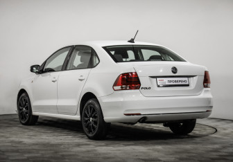 Подержанный автомобиль Volkswagen Polo Sedan 2017 года (7 фото)