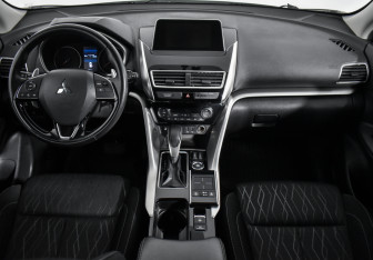 Подержанный автомобиль Mitsubishi Eclipse Cross 2019 года (15 фото)