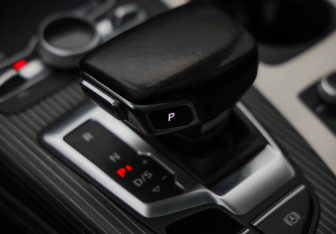 Подержанный автомобиль Audi Q7 2017 года (22 фото)