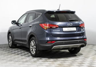 Подержанный автомобиль Hyundai Santa Fe 2013 года (7 фото)