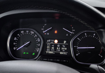 Подержанный автомобиль Peugeot Traveller 2018 года (30 фото)