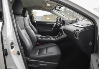 Подержанный автомобиль Lexus NX 2017 года (26 фото)