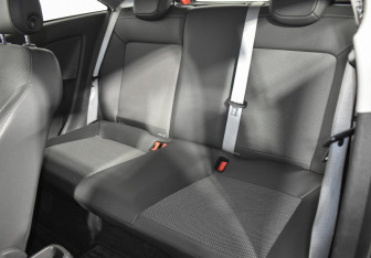 Подержанный автомобиль Opel Corsa 2009 года (11 фото)