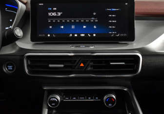 Подержанный автомобиль Geely Coolray 2022 года (17 фото)