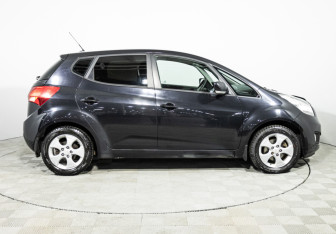 Подержанный автомобиль Kia Venga 2012 года (4 фото)