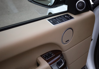 Подержанный автомобиль Land Rover Range Rover 2013 года (15 фото)