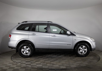 Подержанный автомобиль SsangYong Kyron 2010 года (4 фото)