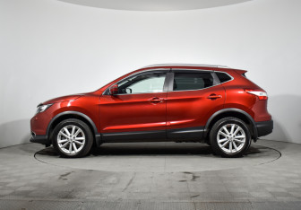 Подержанный автомобиль Nissan Qashqai 2017 года (8 фото)