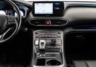 Подержанный автомобиль Hyundai Santa Fe 2021 года (16 фото)