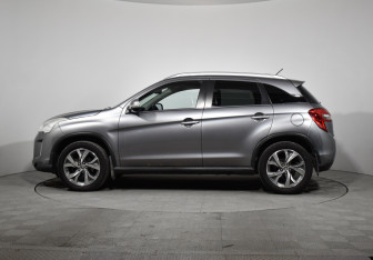 Подержанный автомобиль Citroen C4 Aircross 2012 года (8 фото)