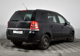 Подержанный автомобиль Opel Zafira Compactvan 2008 года (5 фото)