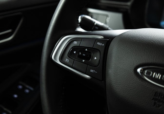 Подержанный автомобиль Omoda S5 2023 года (18 фото)