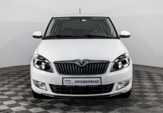 Подержанный автомобиль Skoda Fabia Hatchback 2013 года (2 фото)