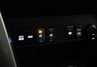 Подержанный автомобиль Toyota RAV4 2016 года (17 фото)