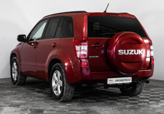 Подержанный автомобиль Suzuki Grand Vitara 2008 года (7 фото)