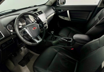 Подержанный автомобиль Geely Emgrand X7 2016 года (8 фото)