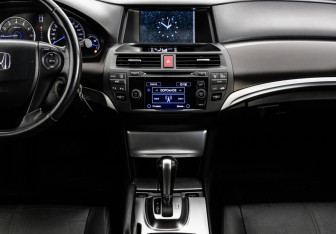 Подержанный автомобиль Honda Crosstour 2013 года (13 фото)
