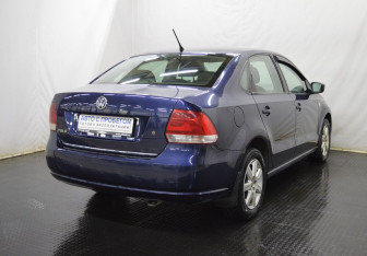 Подержанный автомобиль Volkswagen Polo Sedan 2014 года (5 фото)
