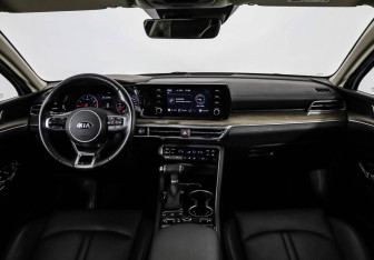Подержанный автомобиль Kia K5 2020 года (14 фото)