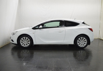 Подержанный автомобиль Opel Astra Hatchback 2014 года (8 фото)