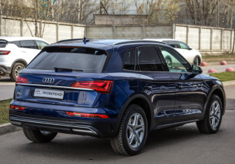 Подержанный автомобиль Audi Q5 2021 года (6 фото)