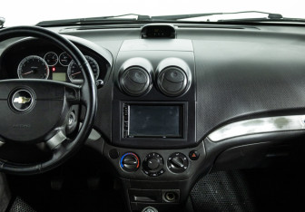 Подержанный автомобиль Chevrolet Aveo Hatchback 2008 года (14 фото)