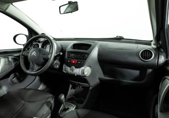 Подержанный автомобиль Citroen C1 2010 года (9 фото)