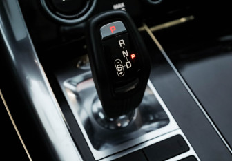 Подержанный автомобиль Land Rover Range Rover Sport 2020 года (23 фото)