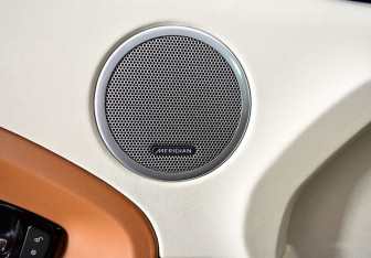 Подержанный автомобиль Land Rover Range Rover Evoque 2012 года (15 фото)