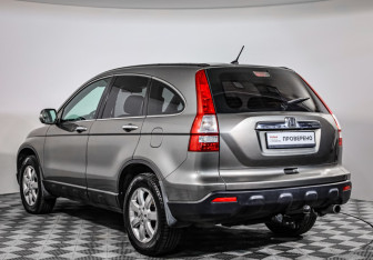 Подержанный автомобиль Honda CR-V 2008 года (7 фото)