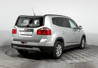 Подержанный автомобиль Chevrolet Orlando 2012 года (5 фото)