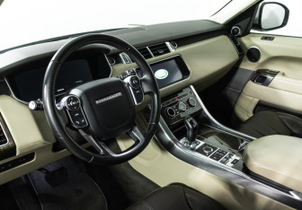 Подержанный автомобиль Land Rover Range Rover Sport 2017 года (11 фото)