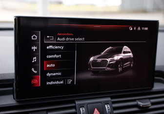 Подержанный автомобиль Audi Q5 2021 года (19 фото)