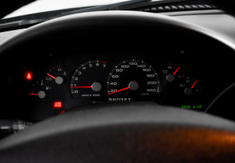 Подержанный автомобиль Ford Explorer 2005 года (16 фото)