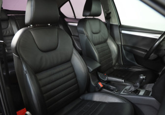 Подержанный автомобиль Skoda Octavia Liftback 2016 года (25 фото)