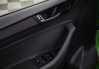 Подержанный автомобиль Skoda Rapid Liftback 2018 года (12 фото)