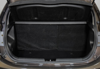 Подержанный автомобиль Kia Rio Hatchback 2017 года (27 фото)