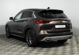 Подержанный автомобиль Infiniti QX50 2018 года (7 фото)