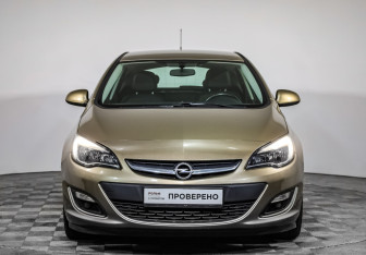 Подержанный автомобиль Opel Astra Hatchback 2012 года (2 фото)