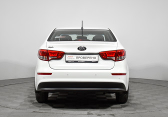 Подержанный автомобиль Kia Rio Sedan 2016 года (6 фото)