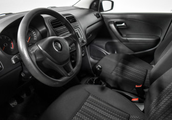 Подержанный автомобиль Volkswagen Polo Sedan 2018 года (9 фото)