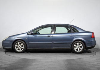 Подержанный автомобиль Citroen C5 Liftback 2006 года (8 фото)