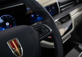 Подержанный автомобиль Hongqi HS5 2024 года (22 фото)